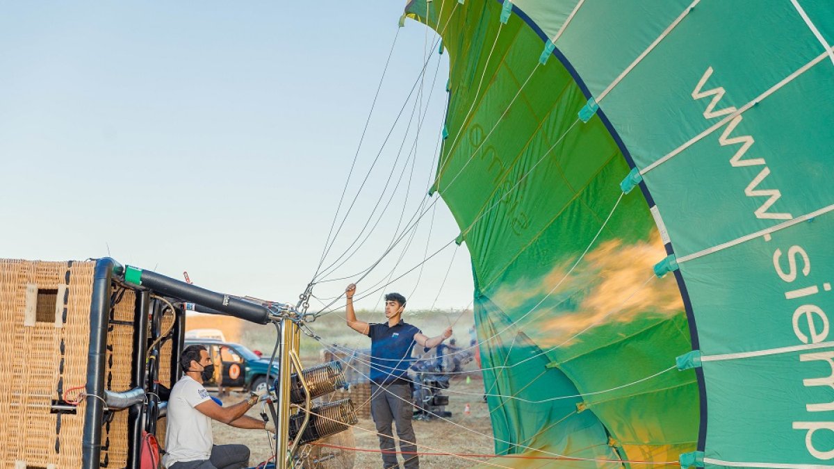 Segovia inicia la tercera edición de su Festival Accesible de Globos Aerostáticos. - ICAL
