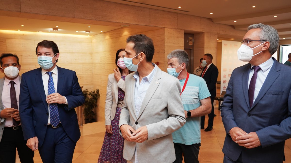 Vicente Andrés, junto al presidente Mañueco y al delegado del Gobierno Izquierdo. - ICAL