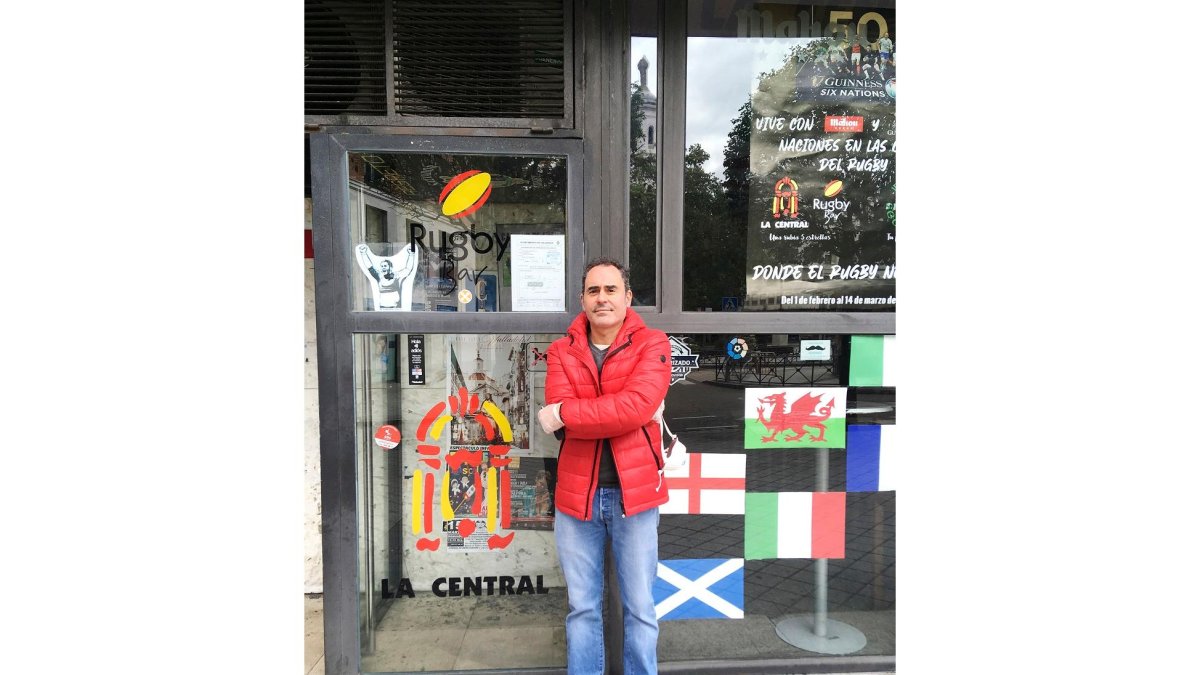 EL RECUERDO DE SU ÚLTIMA CAÑA EN LA CENTRAL. La recuerdo perfectamente. Fue   a unos amigos del ‘Chami’, Fran Carracedo, Nacho Martínez…nunca se me olvidará como ocurrió con el 11-M  o el 11-S. Sin música en el bar y escuchando al presidente en la televisión mientras decretaba el Estado de Alarma.