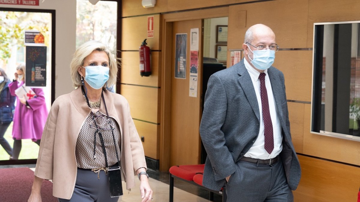 La Consejera de Sanidad, Verónica Casado, y el vicepresidente de la Junta, Francisco Igea, acuden a las Cortes. ICAL