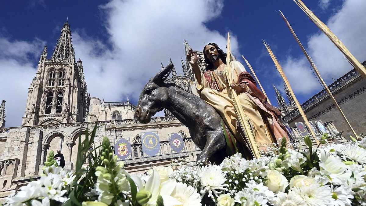 Procesión del Domingo de Ramos en Burgos.- ICAL