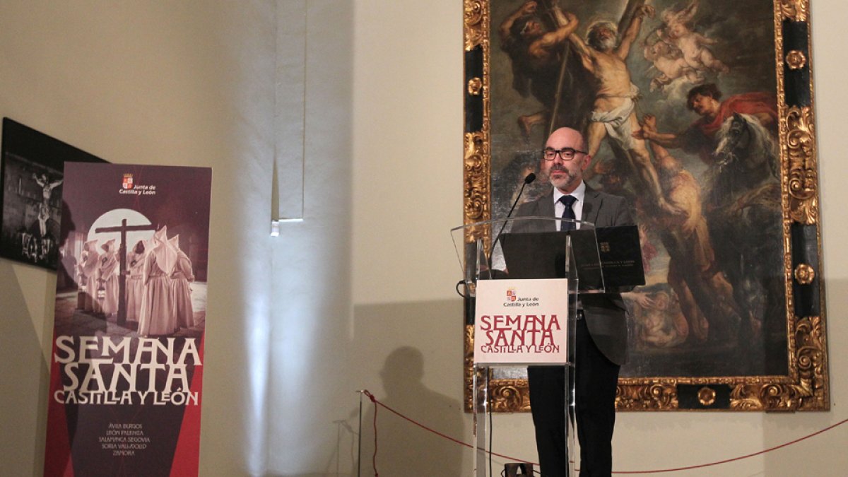 El consejero de Cultura, Javier Ortega, durante la presentación. | ICAL