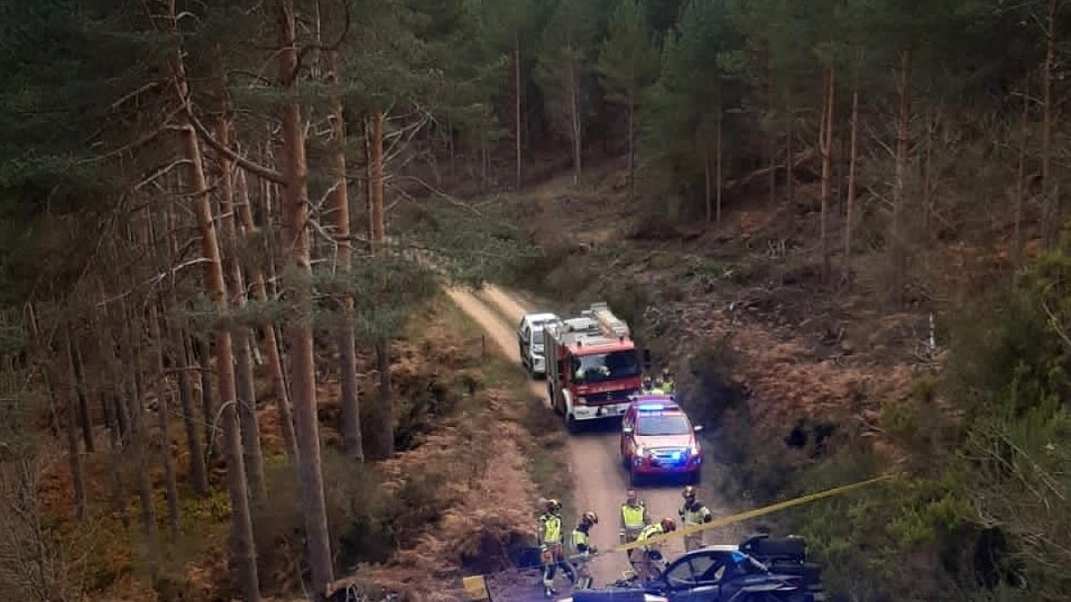 Accidente de un vehículo tipo 'buggy' en un camino de Foncebadón en León en el que dos personas resultaron heridas. -ICAL.