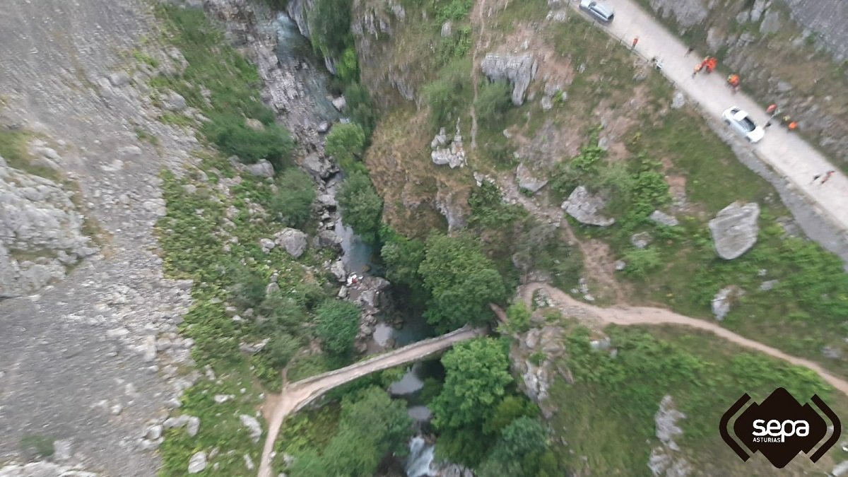 Fotografia del lugar del suceso, en Poncebos, en el municipio de Cabrales. - SEPA