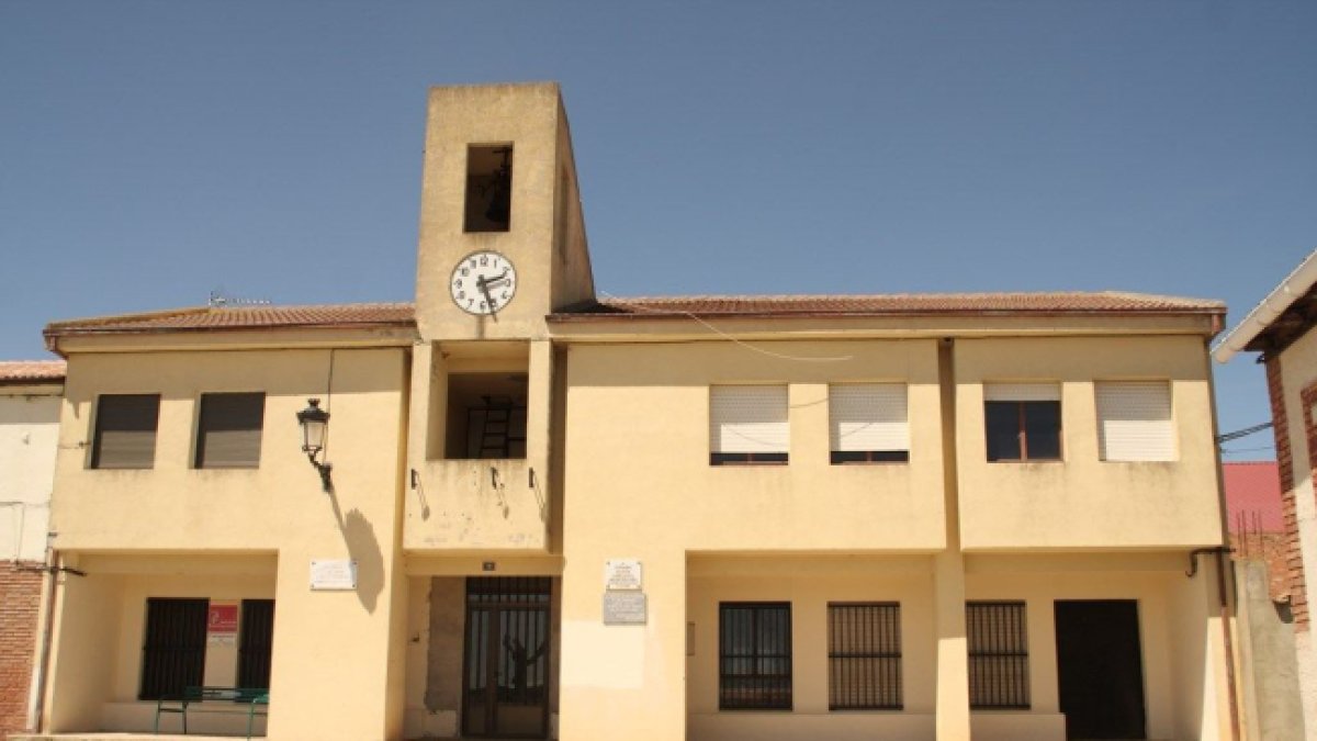 Edificio municipal de Brazacorta. -E.M.