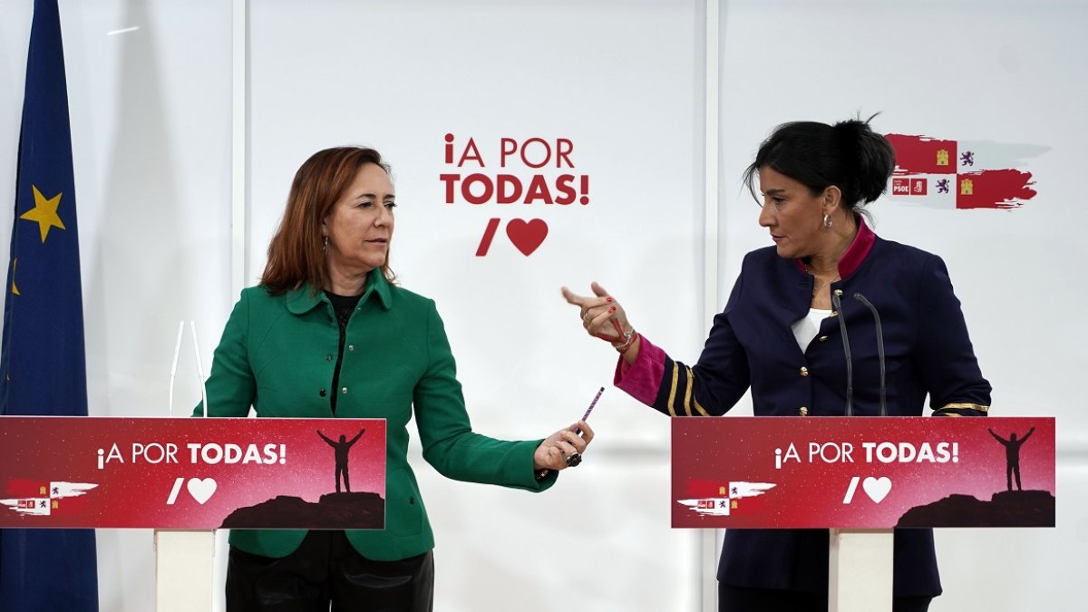 La portavoz de Economía y Hacienda, Rosa Rubio, y la Secretaria de Organización del PSCyL, Ana Sánchez.- ICAL