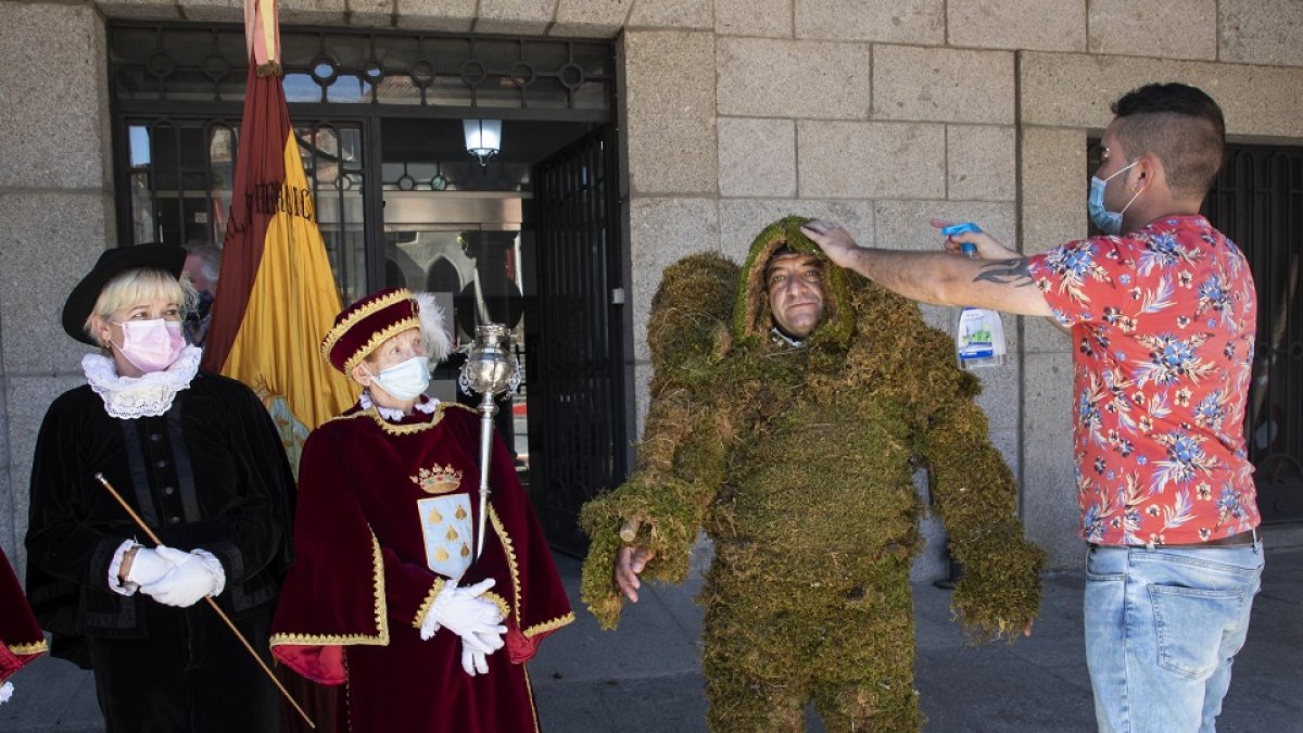 Celebración del Corpus Christie en Béjar con los Hombres del Musgo.- ICAL