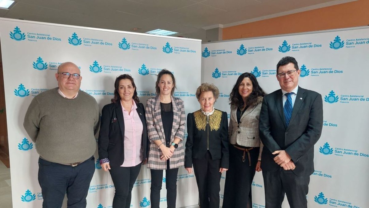 Firma del convenio de colaboración entre Galletas Gullón y el Centro Asistencial San Juan de Dios de 
Palencia - E.M.