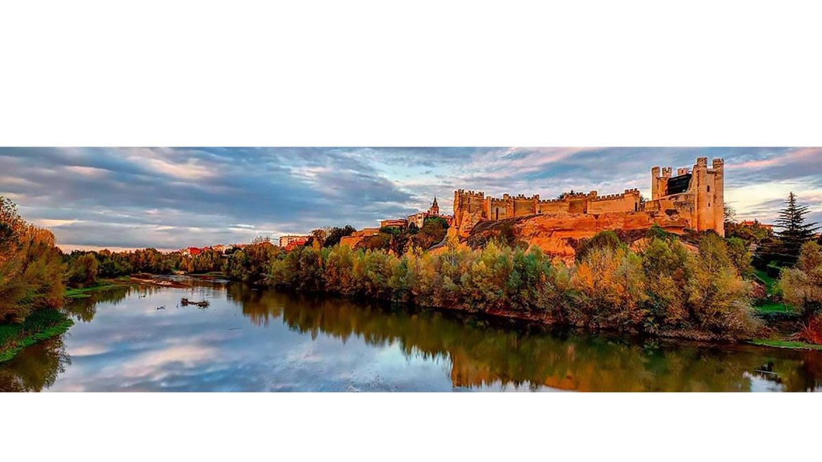 Panorámica de Valencia de Don Juan sobre el río Esla. / turismo v. de don juan