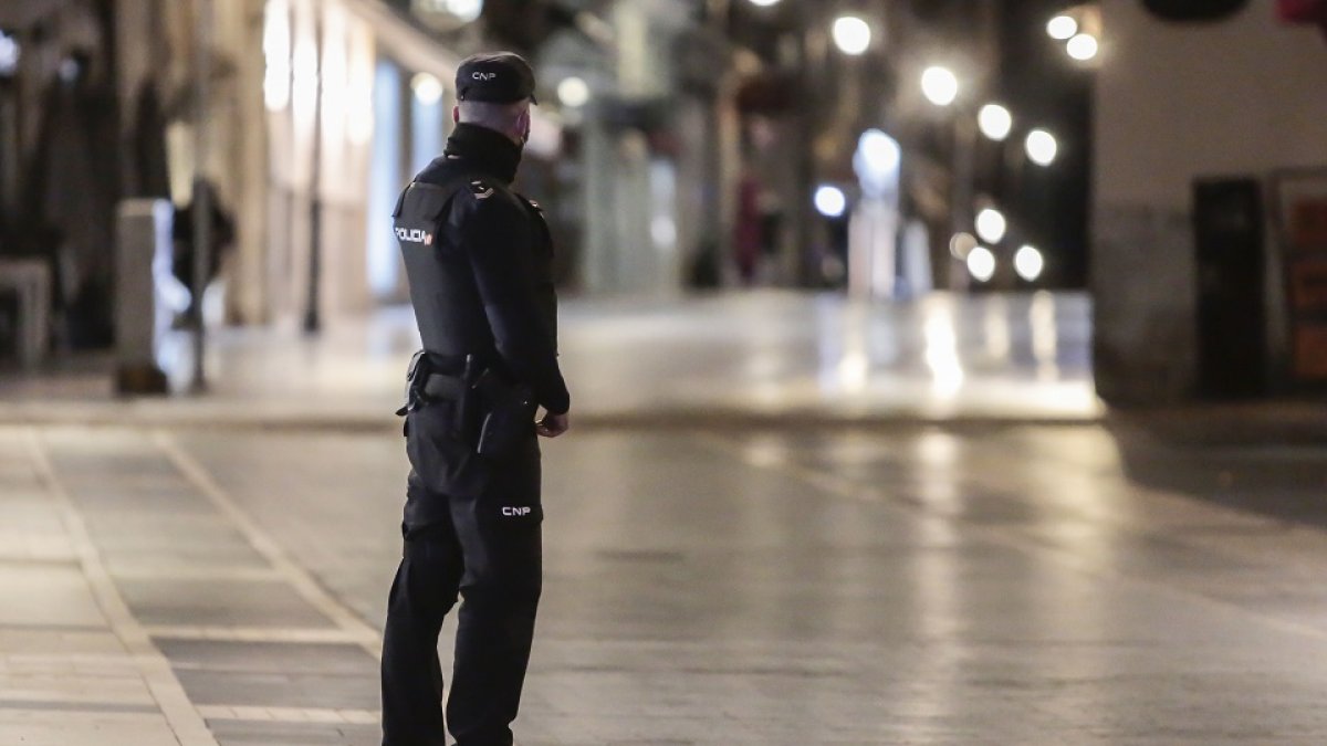 Inicio del toque de queda en la capital leonesa.- ICAL