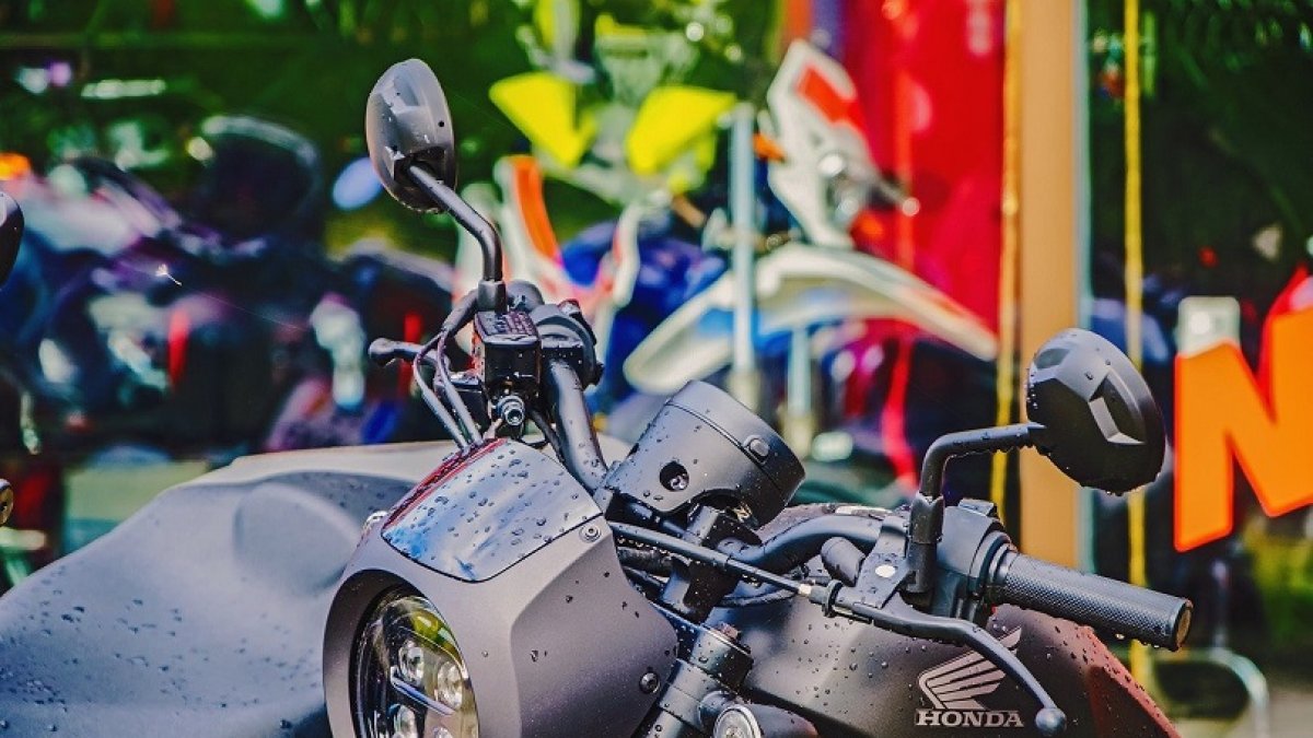 motorcycle-5195906_1280