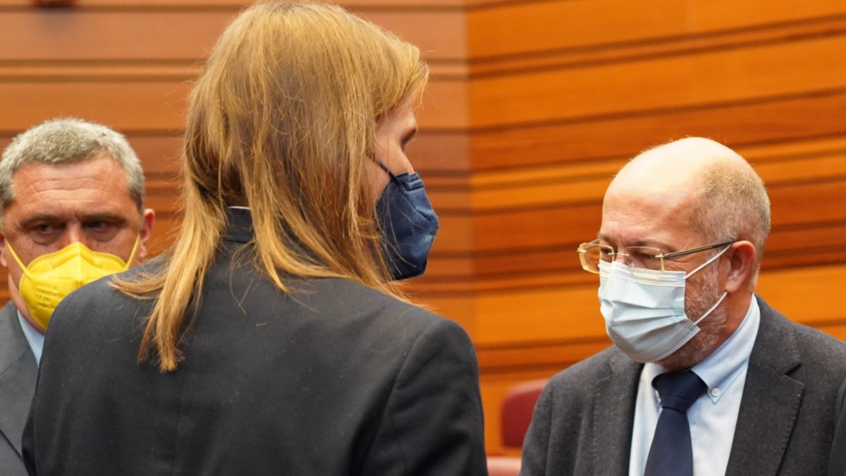 Pedro Pascual, Pablo Fernández y Francisco Igea, en la constitución de las Cortes. ICAL