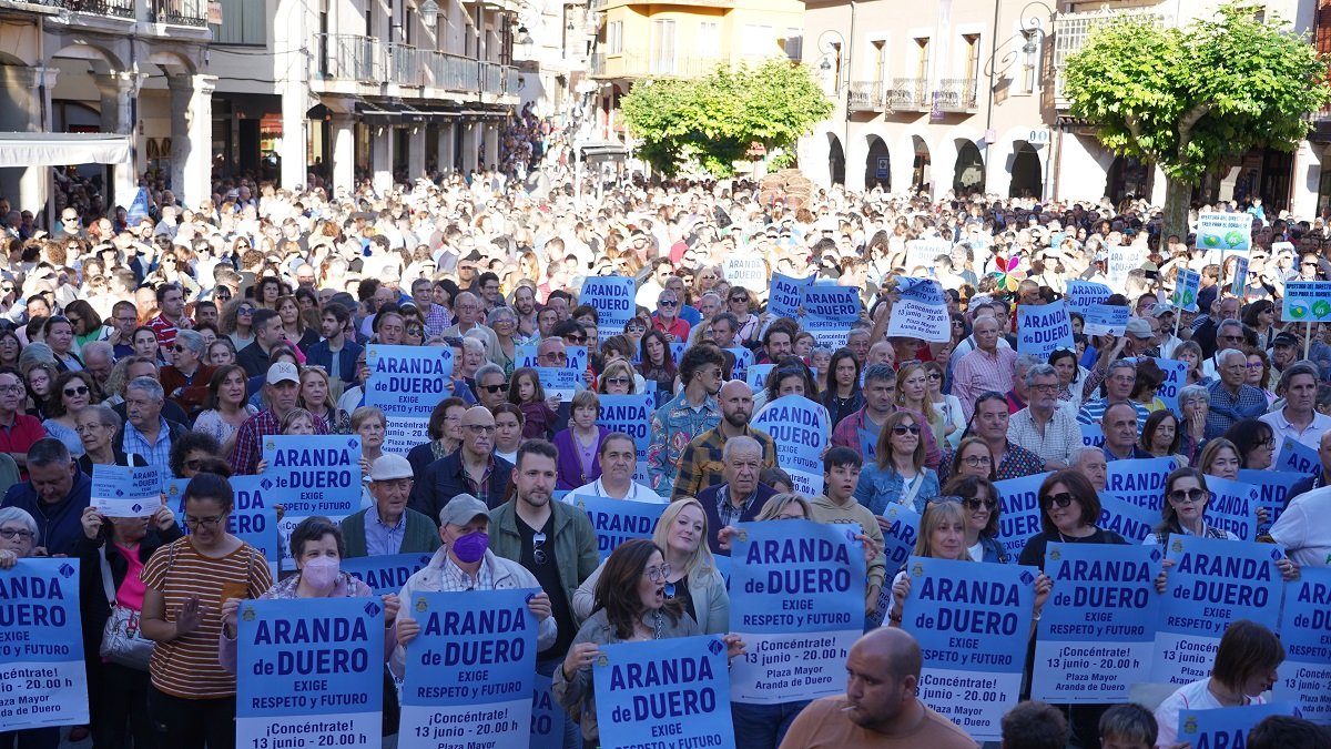 Concentración en Aranda de Duero (Burgos) para reclamar más inversión en infraestructuras en la provincia. -ICAL