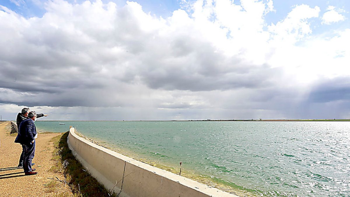 Balsa de Villalón, una laguna artificial de 117 hectáreas capaz de contener 10 hectómetros cúbicos. ICAL