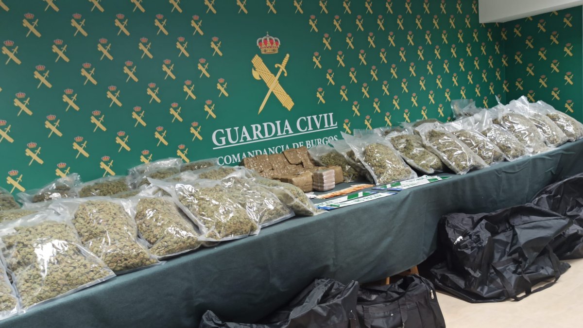 Aprehenden 73 kilos de marihuana y 20 de hachís en una operación antidroga en Burgos. E.M.