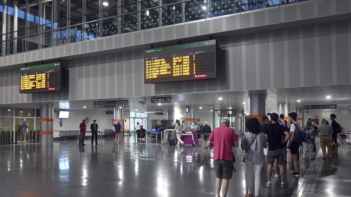 Interior de la estación de Burgos, Rosa Manzano, en Burrgos.