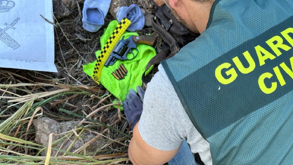 Registro de la Guardia Civil en la operación Bianca contra robos de viviendas. HDS