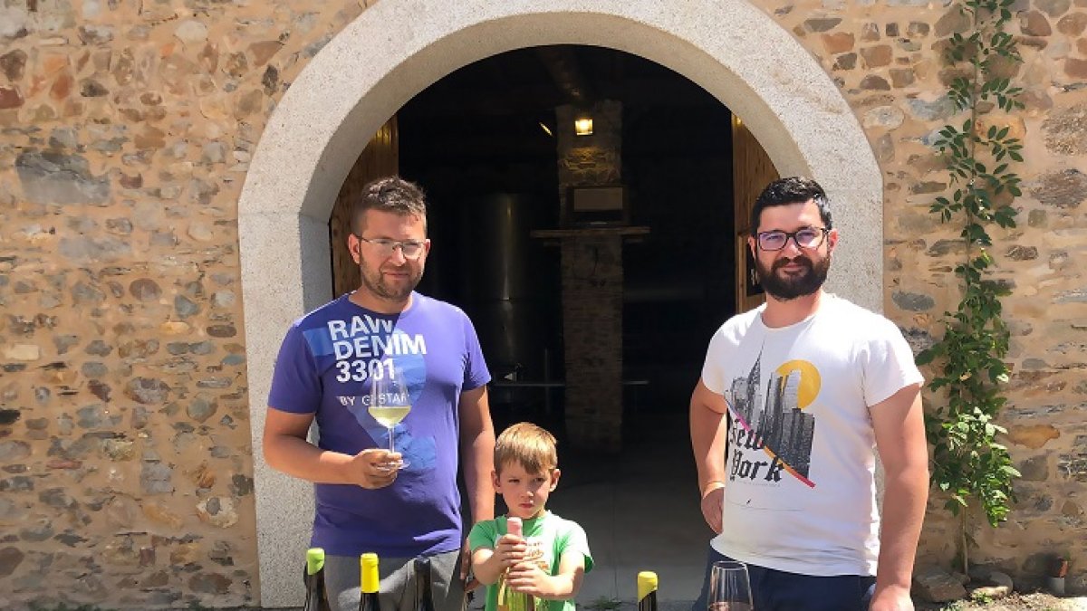 VINOS-LOF