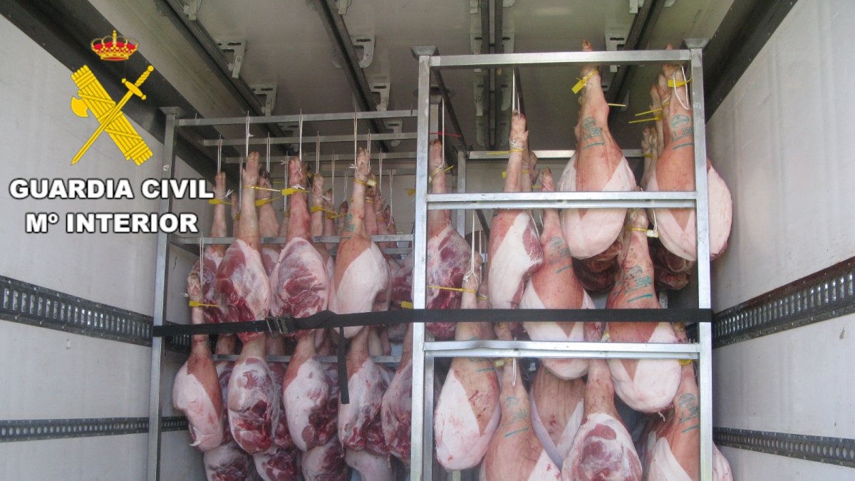 Carne transportada en malas condiciones intervenida en Béjar y Guijuelo.- ICAL
