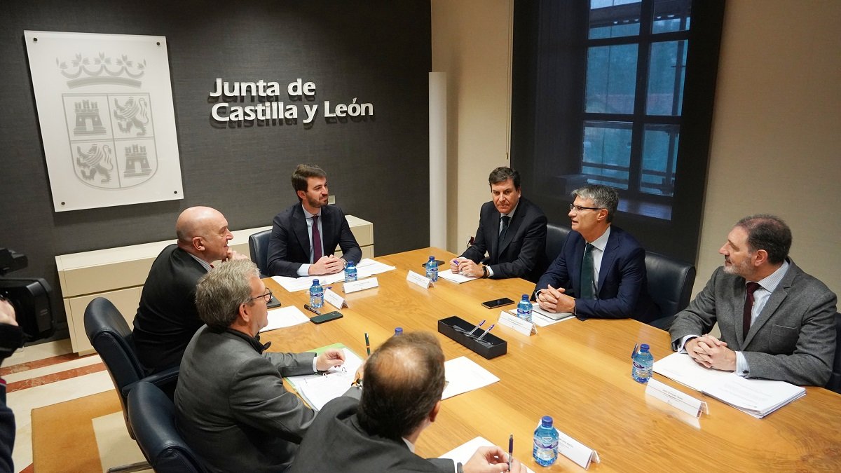 Primera reunión de la Comisión de Simplificación Administrativa.- ICAL