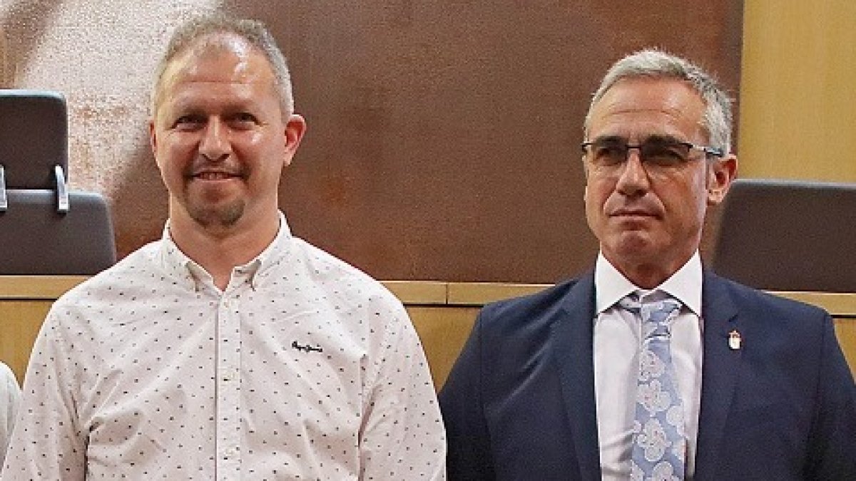 El candidato del PSOE, Jorge Pérez, alcanza la alcaldía de Villaquilambre con el apoyo de UPL y Podemos. -ICAL