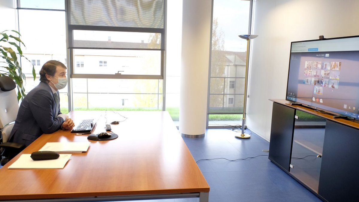 El presidente de la Junta de Castilla y León, Alfonso Fernández Mañueco, preside un Consejo de Gobierno Extraordinario via telemática.- E.M.