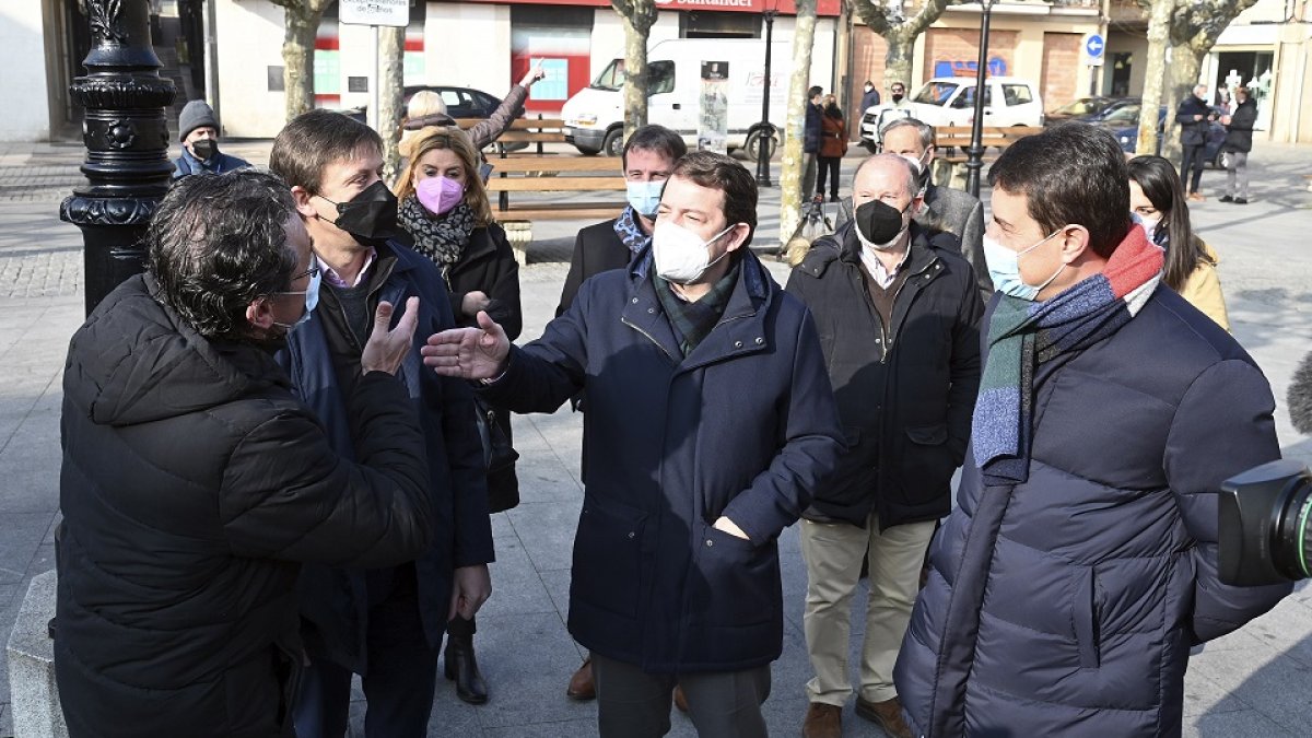 El candidato del PPCyL a las elecciones autonómicas del 13 de febrero, Alfonso Fern?ndez Mañueco, visita la localidad burgalesa de Briviesca.- ICAL