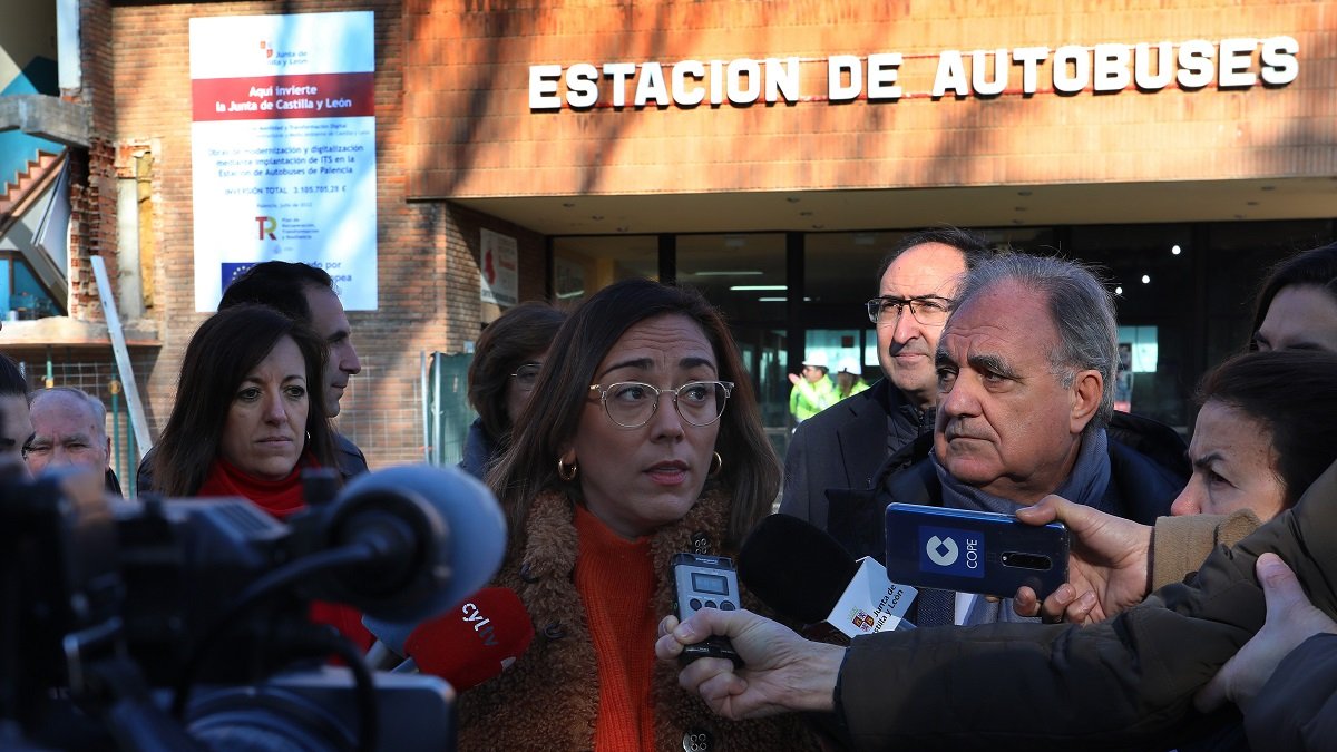 María González Corral visita las obras que se desarrollan en la estación de autobuses de Palencia. ICAL