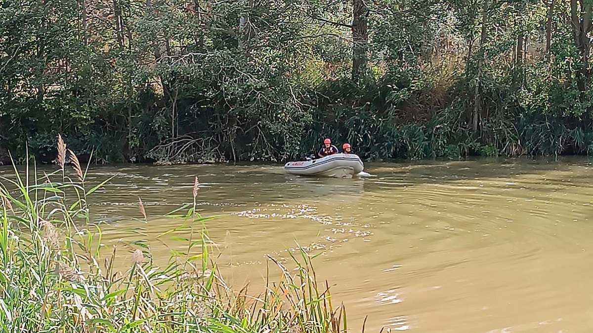 Dispositivo de búsqueda de la mujer que se lanzó al río en Aranda de Duero.-E.M.