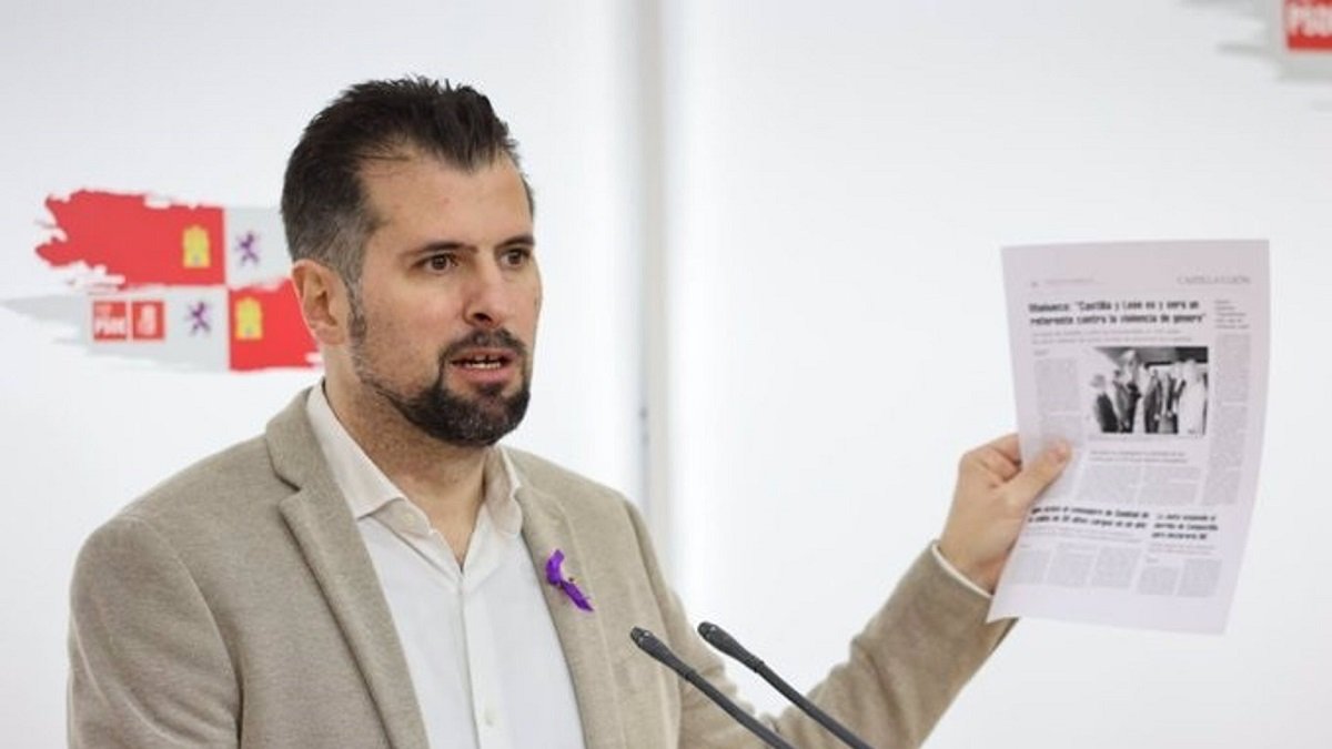 Luis Tudanca en la rueda de prensa por el 25 de noviembre - PSOE