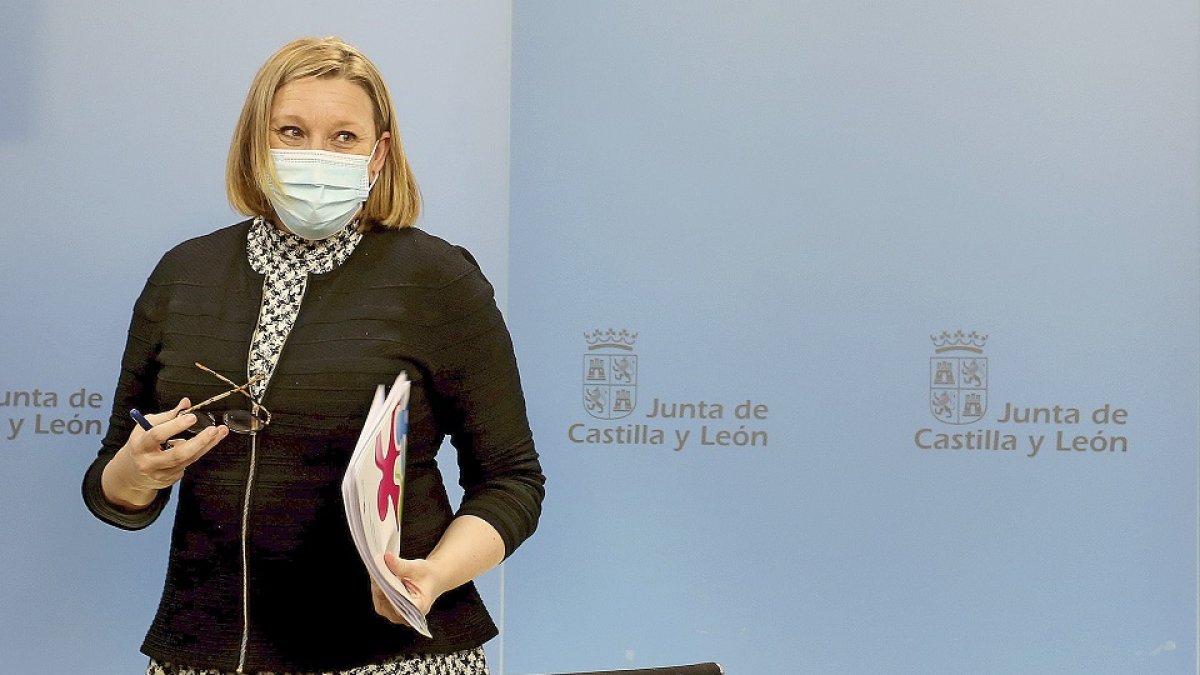 La consejera de Familia e Igualdad de Oportunidades, Isabel Blanco, ayer en la presentación del anteproyecto de ley.- ICAL