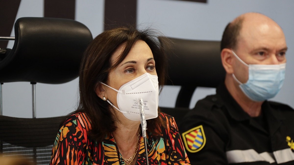 Margarita Robles en su visita al del Centro de Operaciones Aéreas Combinadas (CAOC) en la base aérea de Torrejón de Ardoz.- E. M.