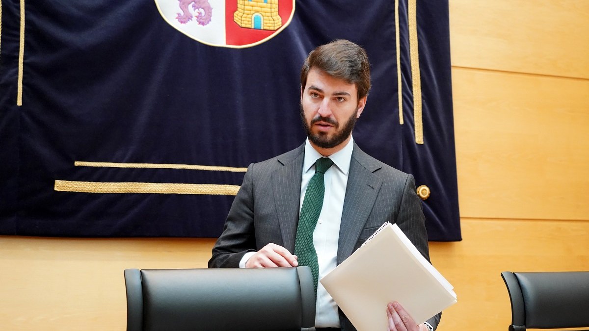 El vicepresidente de la Junta, Juan García-Gallardo, en su comparecencia en las Cortes.- ICAL