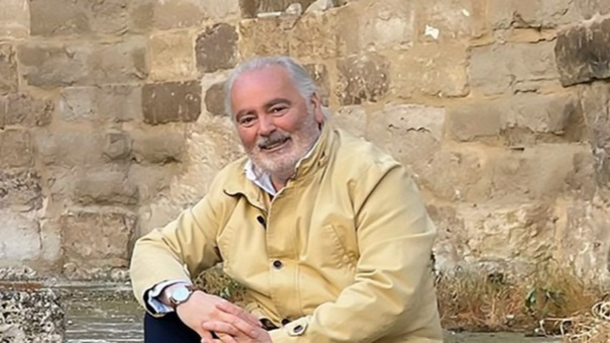 El escritor Ovidio Campo, en el Convento de San Antón de Castrojeriz. -ArgiComunicación