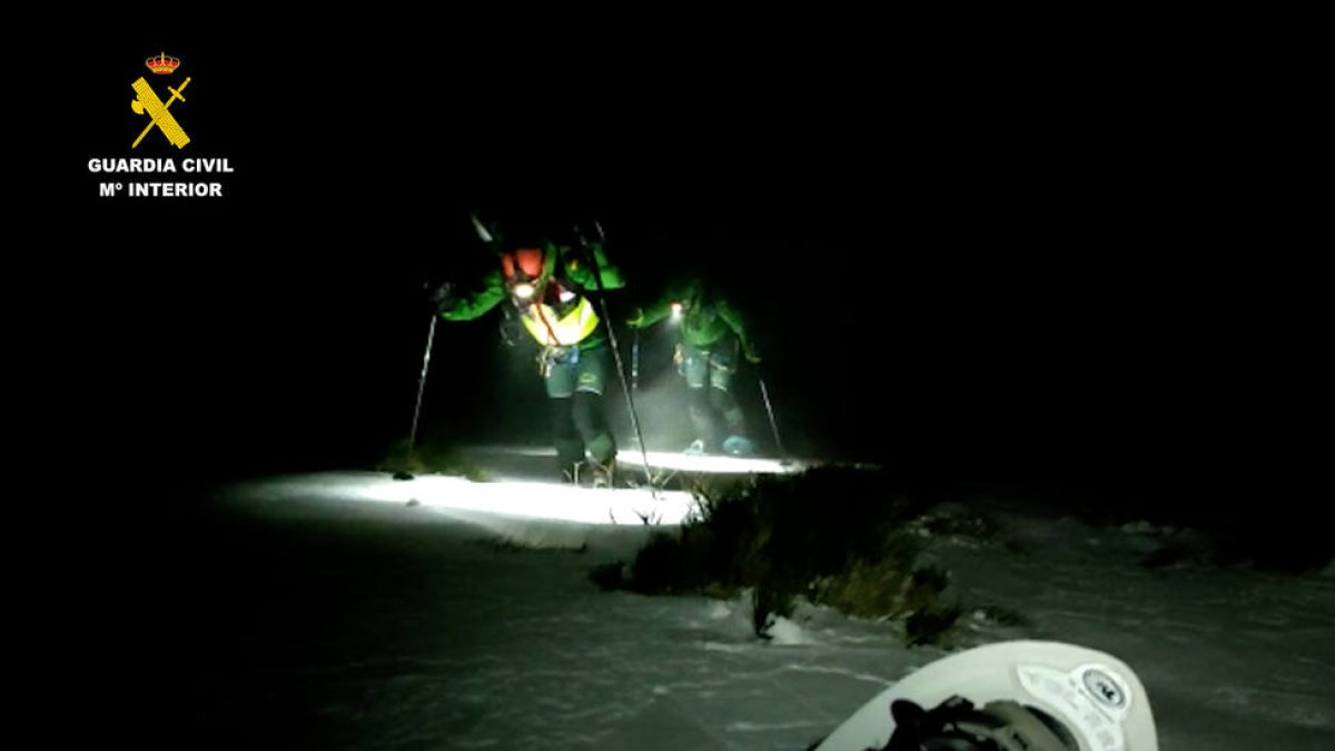 Proceso de rescate del montañero desaparecido en el Pico Curavacas. GUARDIA CIVIL
