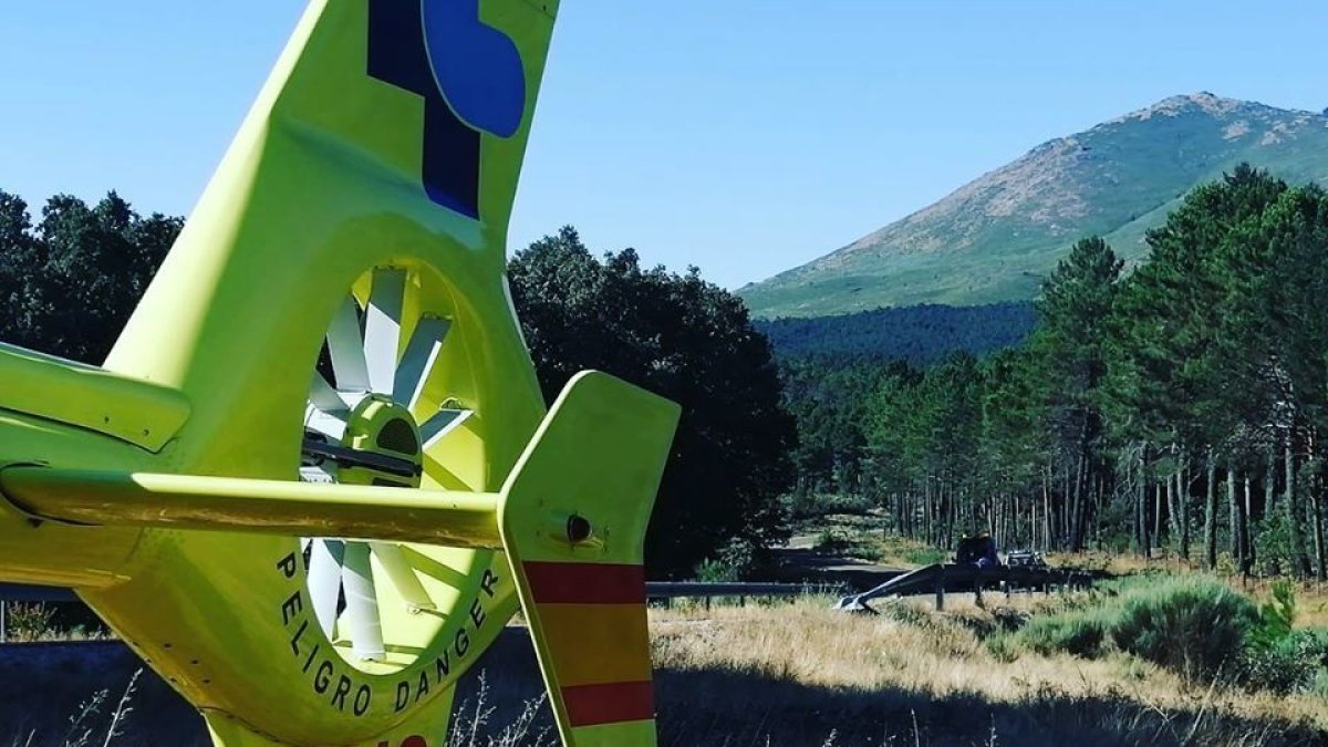Helicóptero medicalizado de Salamanca. - 112 CASTILLA Y LEÓN