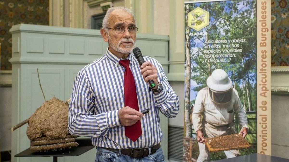 Un momento de la charla ofrecida por el experto venezolano como parte de los actos organizados por la Asociación de Productores de Burgos. (S. O.)