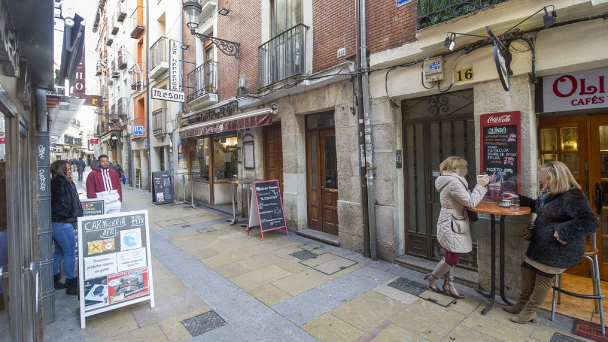 El suceso tuvo lugar en el número 16 de la calle San Lorenzo. / ISRAEL L. MURILLO