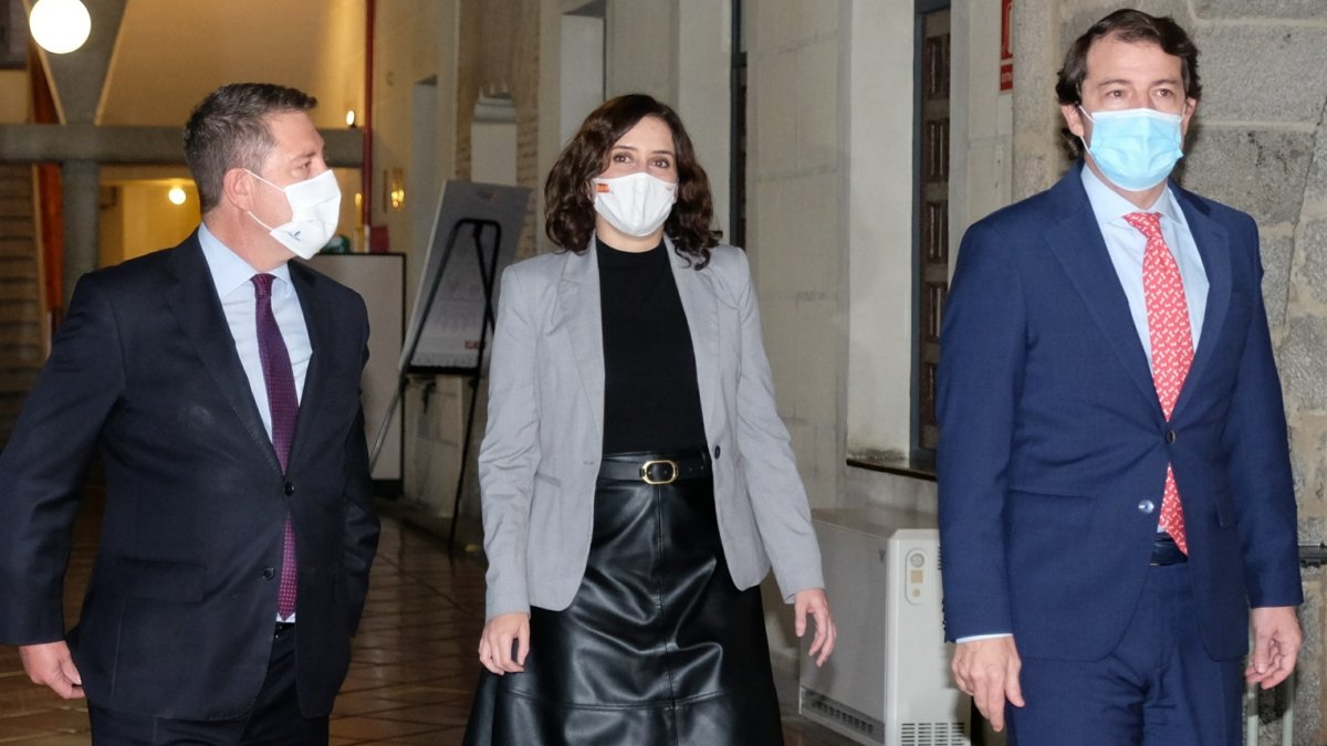 García-Page, Ayuso y Fernández Mañueco, en Ávila. E. M.