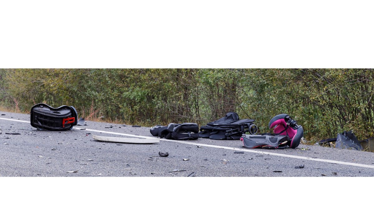 Imagen del accidente en la N-110 en octubre en el que murieron una mujer de 36 años y sus tres hijos,  dos de ellos bebés.