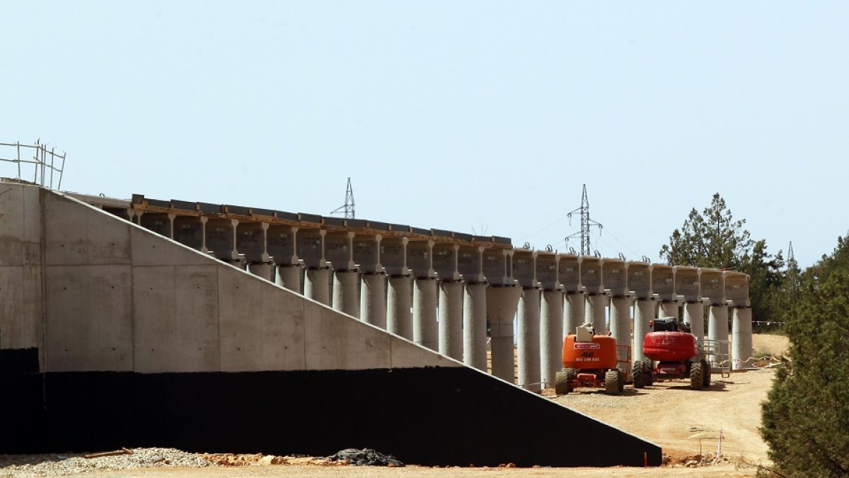 Obras en un tramo de la Autovía del Duero en Soria. MARIO TEJEDOR