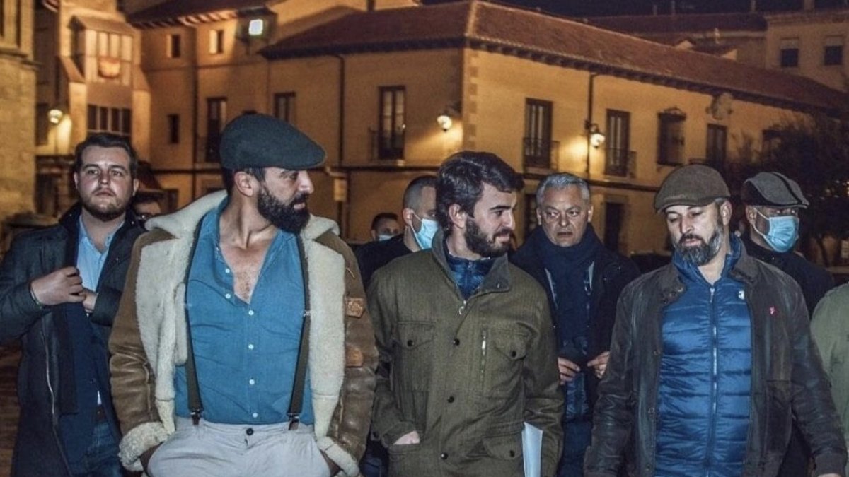 Jacobo González-Robatto, Juan García-Gallardo y Santiago Abascal, en León. - EM