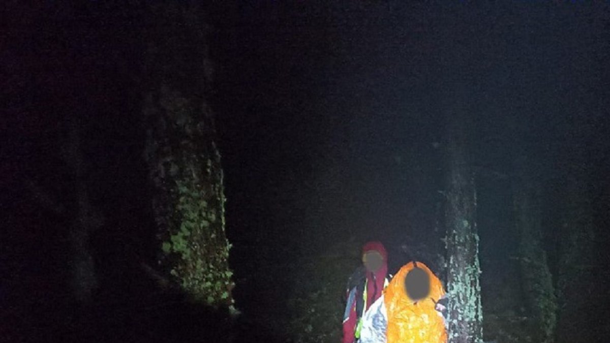 Montañeros auxiliados en el Pico Mencilla de Burgos. E.M