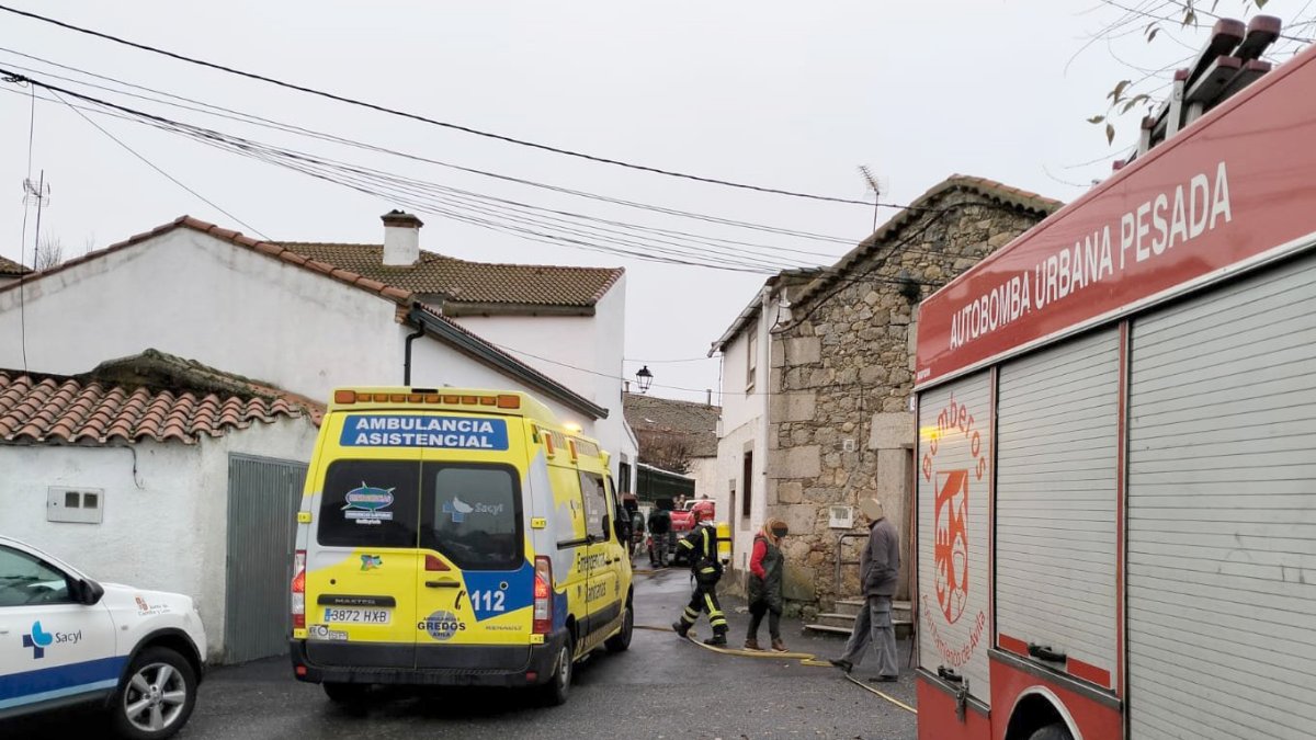 Explosión de una bombona de estufa en Pascualcobo (Ávila) en la que un hombre resultó herido. ICAL