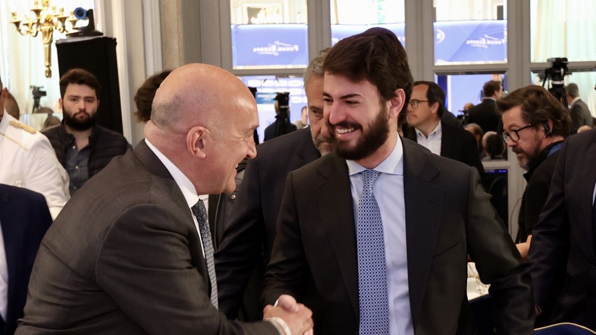 El vicepresidente de la Junta, Juan García-Gallardo, y el consejero de la Presidencia, Jesús Julio Carnero. - ICAL
