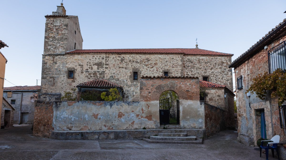 Iglesia de Sagides, en Soria, que sufre una plaga de termitas. -ICAL