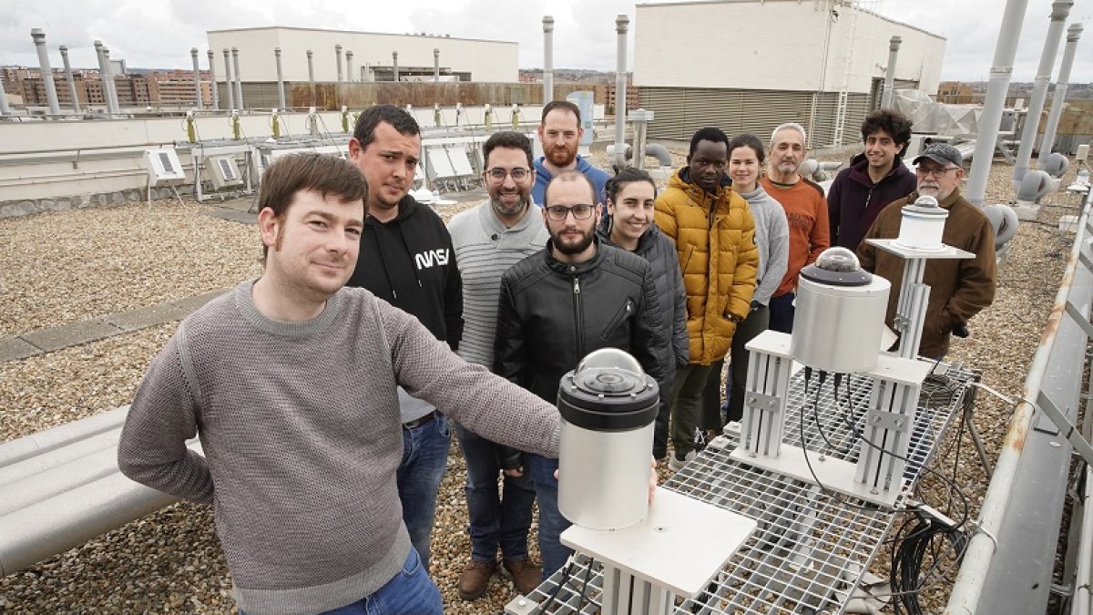 JUAN MIGUEL LOSTAU.  11/03//2022.  VALLADOLID. COMUNIDAD DE CASTILLA Y LEÓN.   FACULTAD DE CIENCIAS. EQUIPO DE ROBERTO ROMÁN. TRABAJO SOBRE LAS PARTÍCULAS QUE HAY EN EL AIRE.