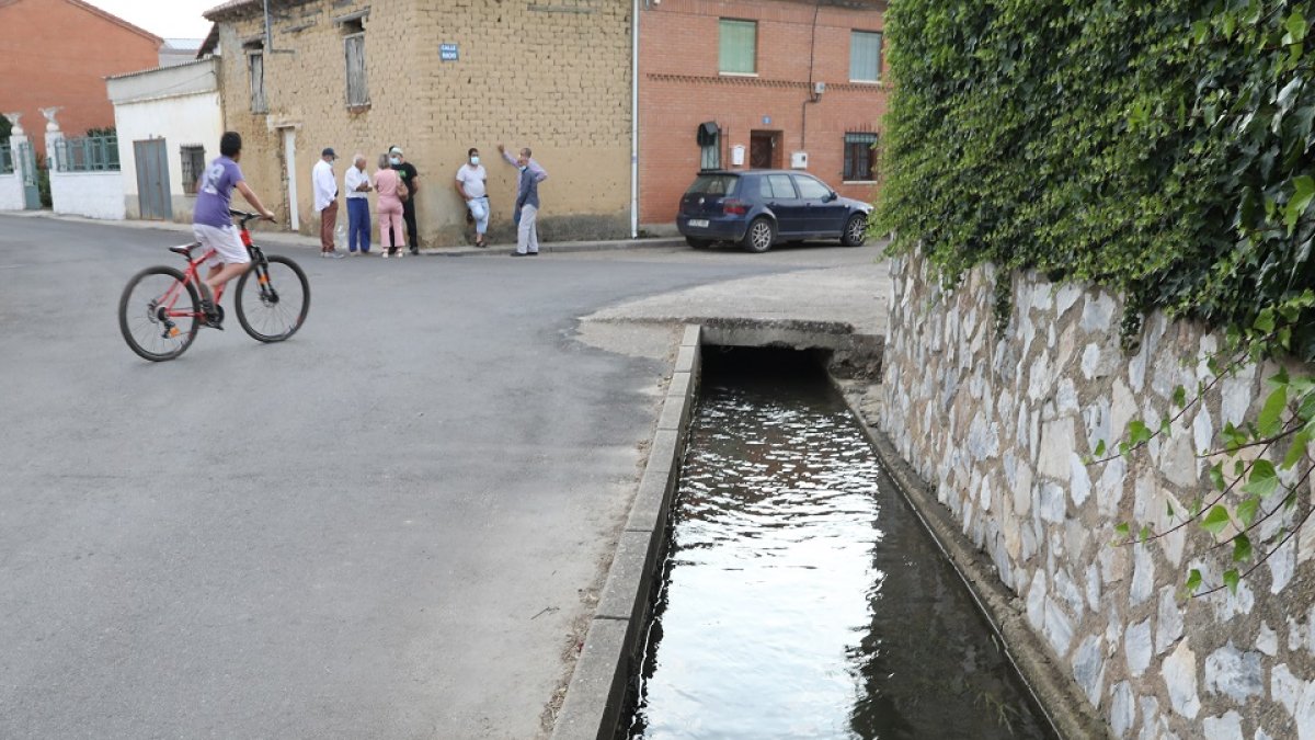 Un niño de poco más de un año fallece al caer en una acequia de riego. - ICAL