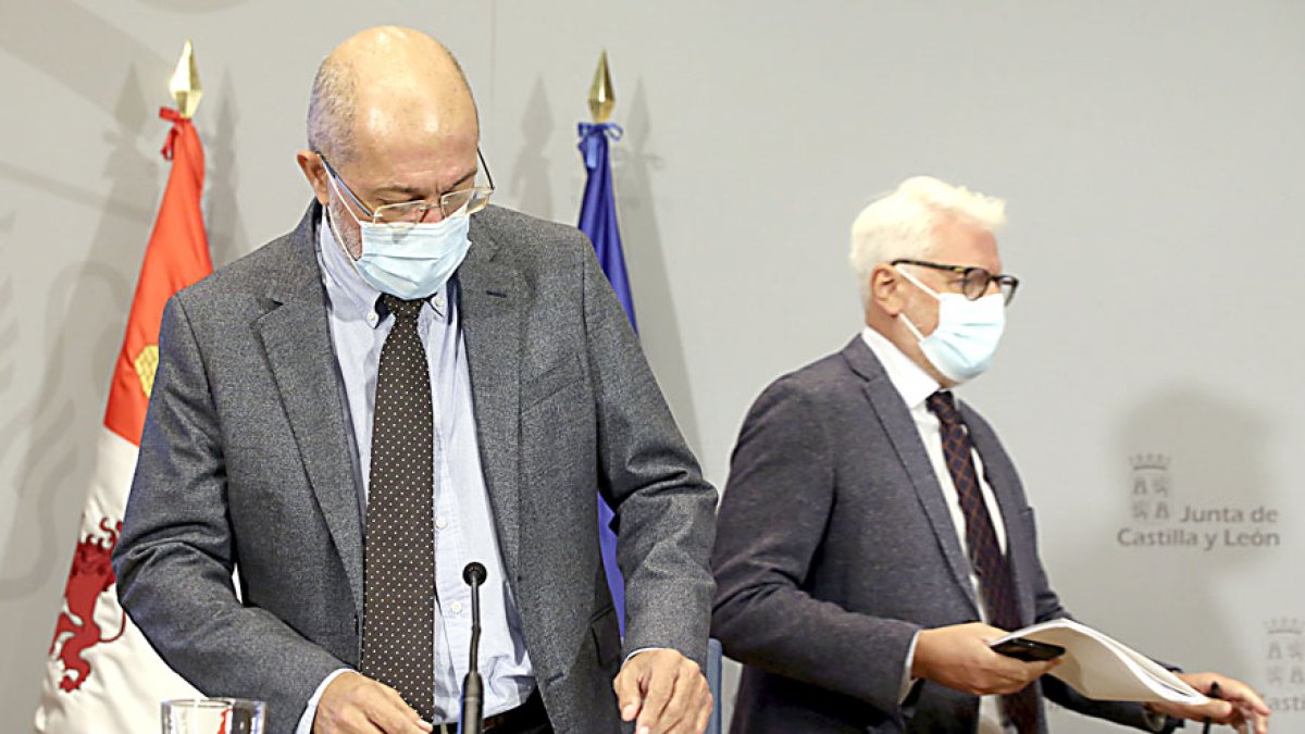 Francisco Igea y Joaquín Meseguer durante una comparecencia en octubre de 2021. ICAL