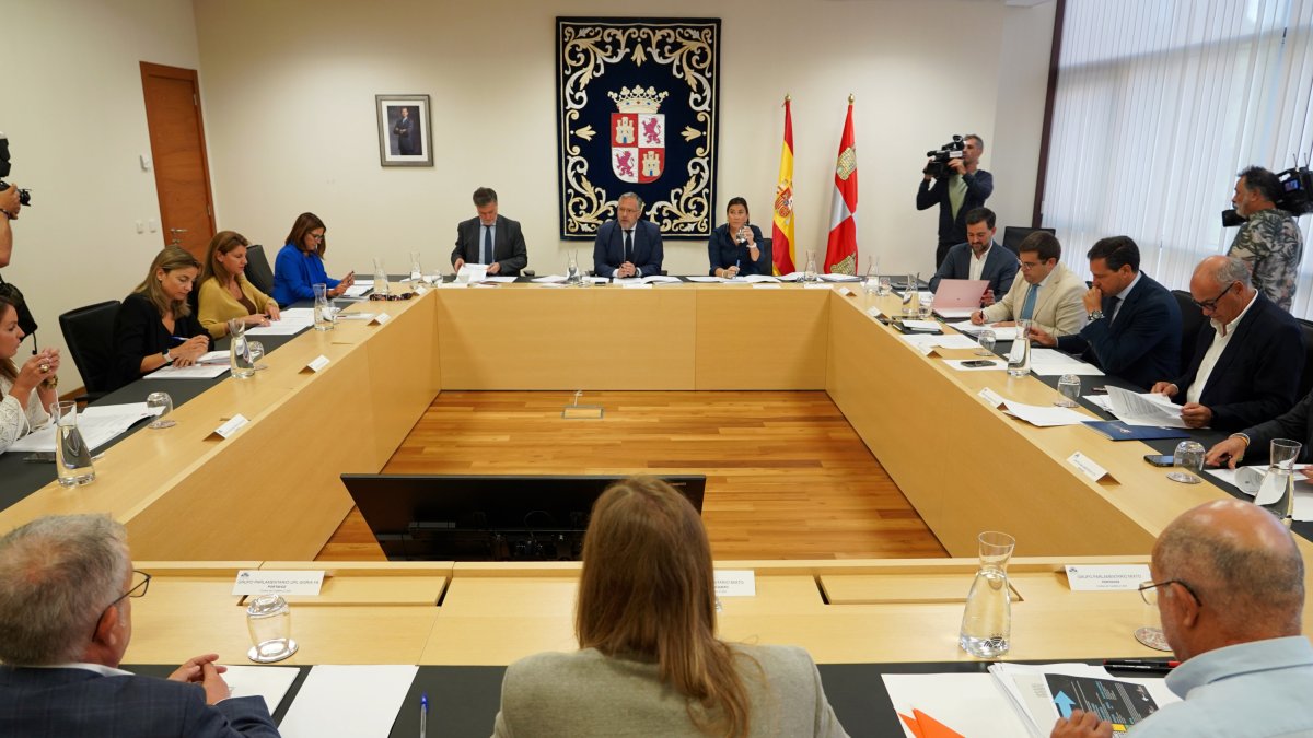 Reunión de la Junta de Portavoces de las Cortes de Castilla y León. ICAL
